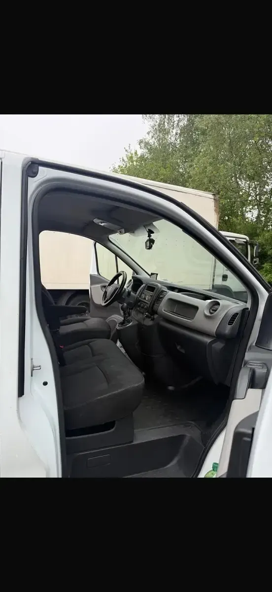 Gebraucht Renault Traffic 105 PS (77 kW) 2018 Weiß Van / Kleinbus