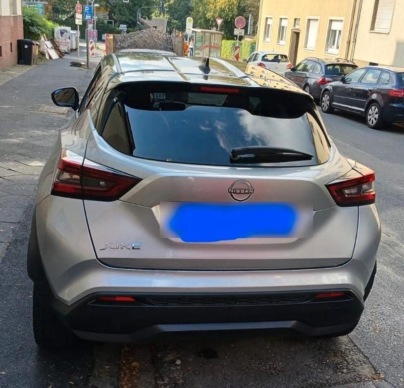 Grau Gebraucht 2023 Nissan Juke SUV | 17.500 € - Bild 1/4