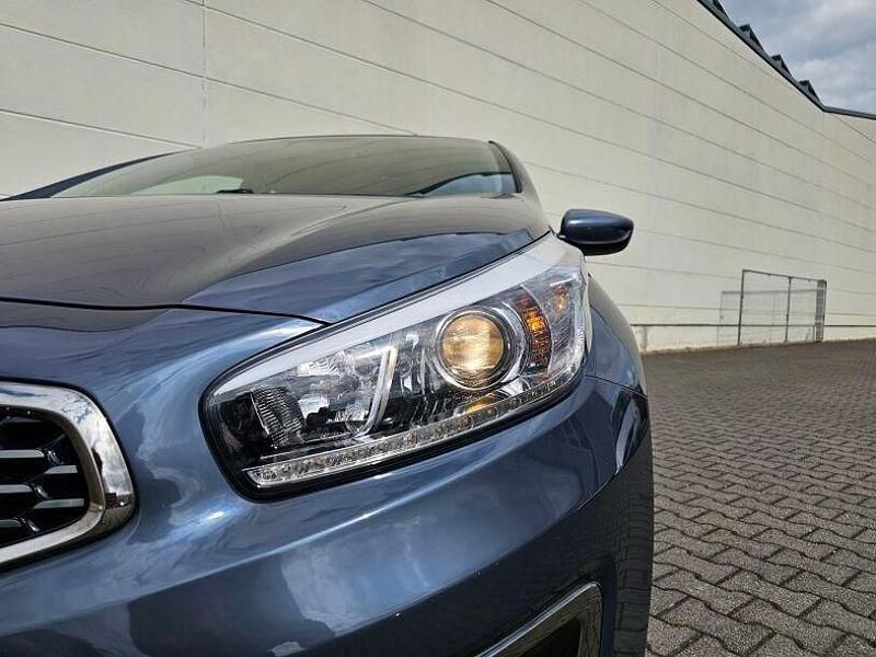 Gebraucht Kia Ceed Edition 7 99 PS (72 kW) 2018 (d7u) planetenblau met. Kleinwagen