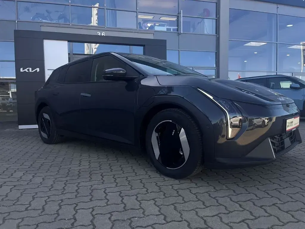 Neu Kia EV4 Earth 150 kW (204 PS) 2026 Grau Limousine