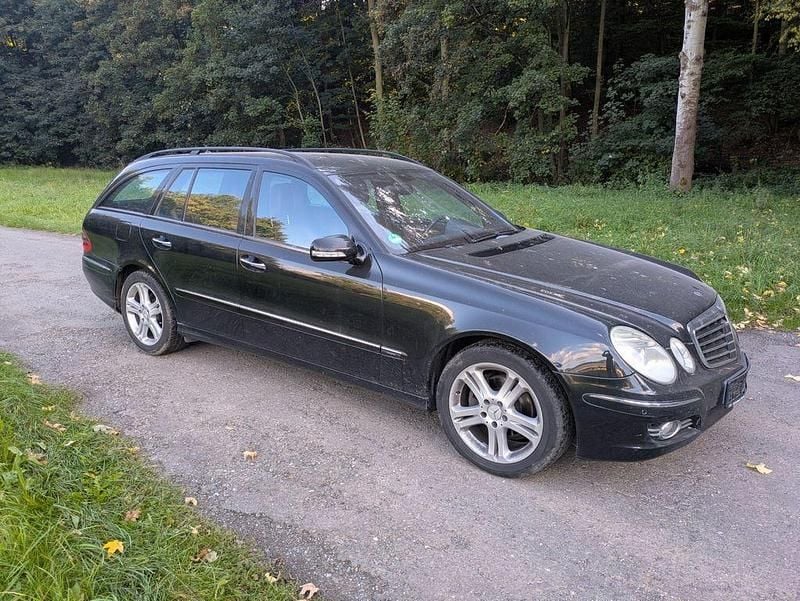 Gebraucht Mercedes E280 Avantgarde 190 PS (139 kW) 2006 Schwarz Limousine