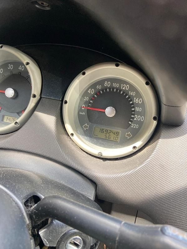 Gebraucht VW Polo Edition 50 PS (36 kW) 2001 Schwarz Kleinwagen