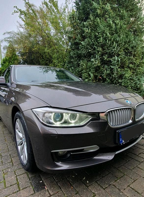 Braun Gebraucht 2012 BMW 316 Limousine | 12.000 € (Etwas zu teuer) - Bild 1/4