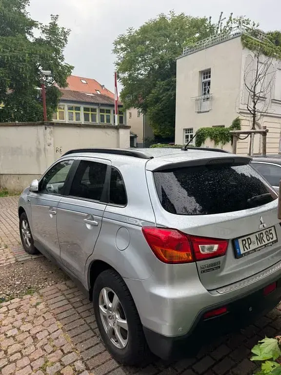 Używany Mitsubishi ASX Edition 150 KM (110 kW) 2011 Srebrny SUV