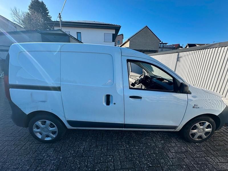 Gebraucht Dacia Dokker 95 PS (69 kW) 2018 Weiß Van / Kleinbus