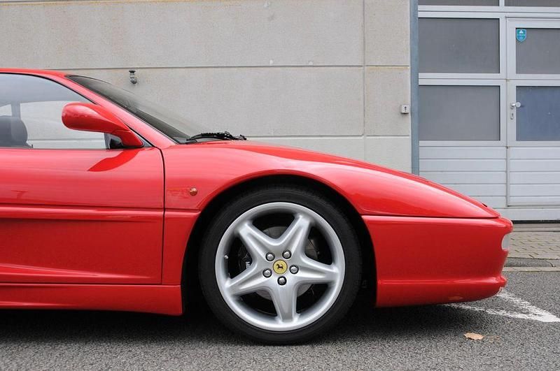 Rot Gebraucht 1995 Ferrari F355 | 124.950 € - Bild 1/4