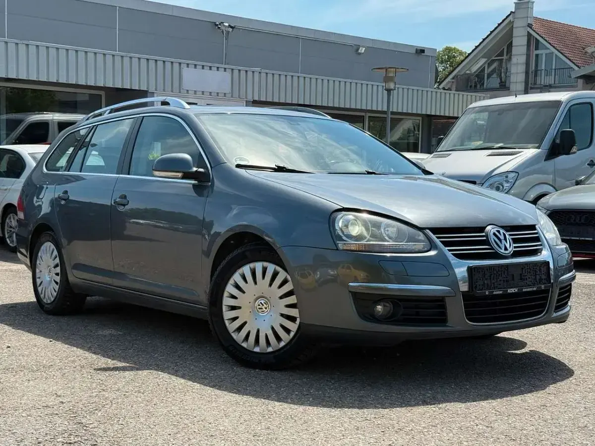 Gebraucht VW Golf V 140 PS (102 kW) 2009 Platinum grey metallic Kombi