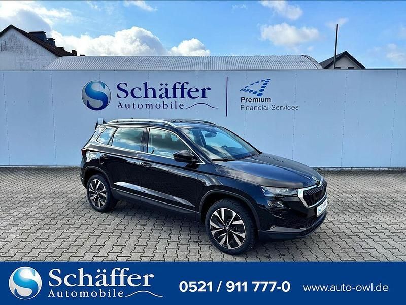 Schwarz metallic schwarz metallic Neu 2025 Skoda Karoq SUV | 36.990 € (Fairer Preis) - Bild 1/4