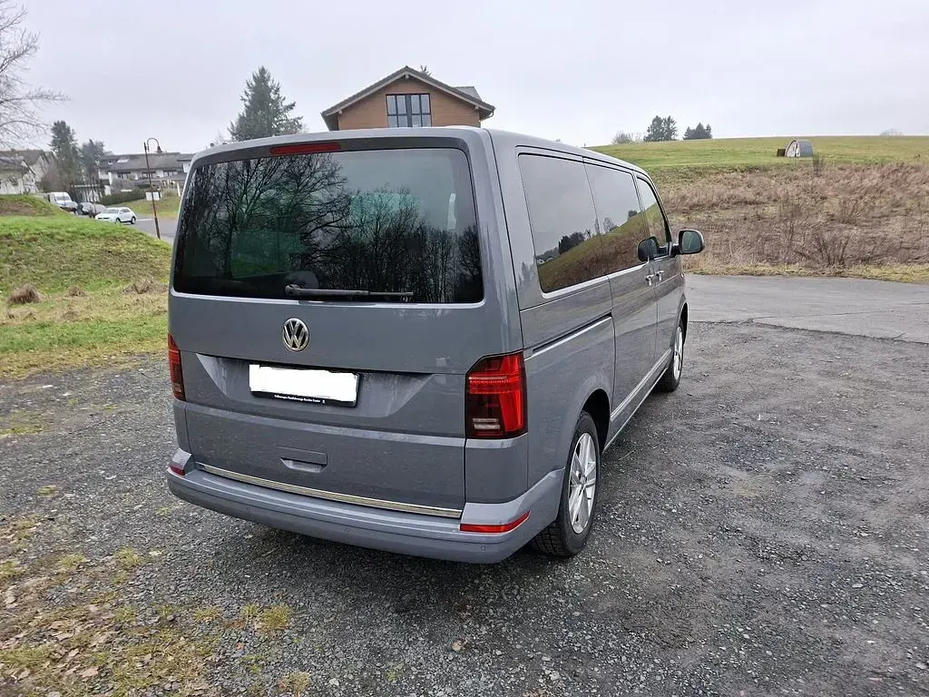 Gebraucht VW Multivan Generation Six 150 PS (110 kW) 2020 Grau Van / Kleinbus