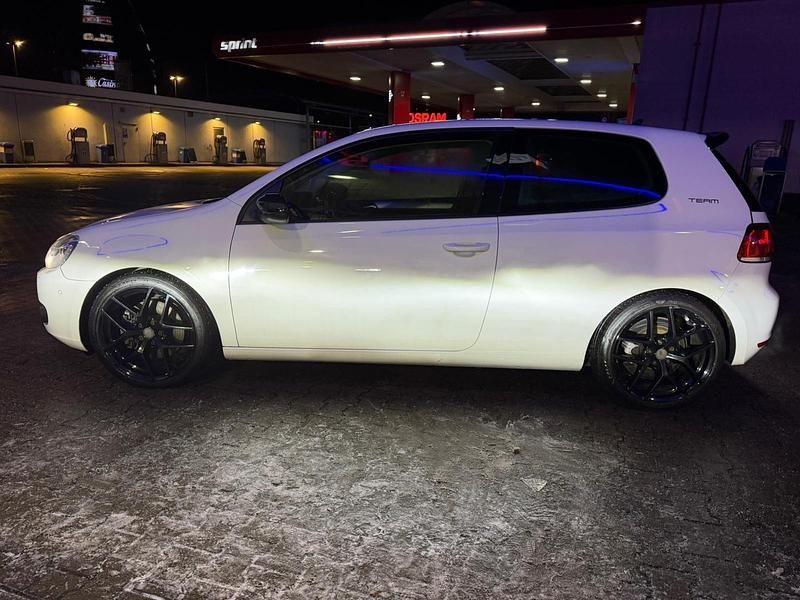 Gebraucht VW Golf VI 160 PS (117 kW) 2010 Weiß Kleinwagen