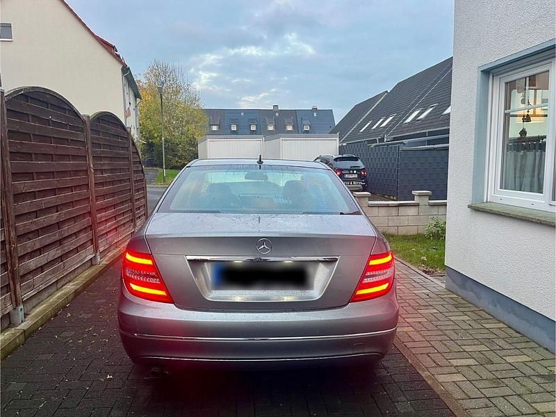 Gebraucht Mercedes C200 136 PS (100 kW) 2012 Grau Limousine