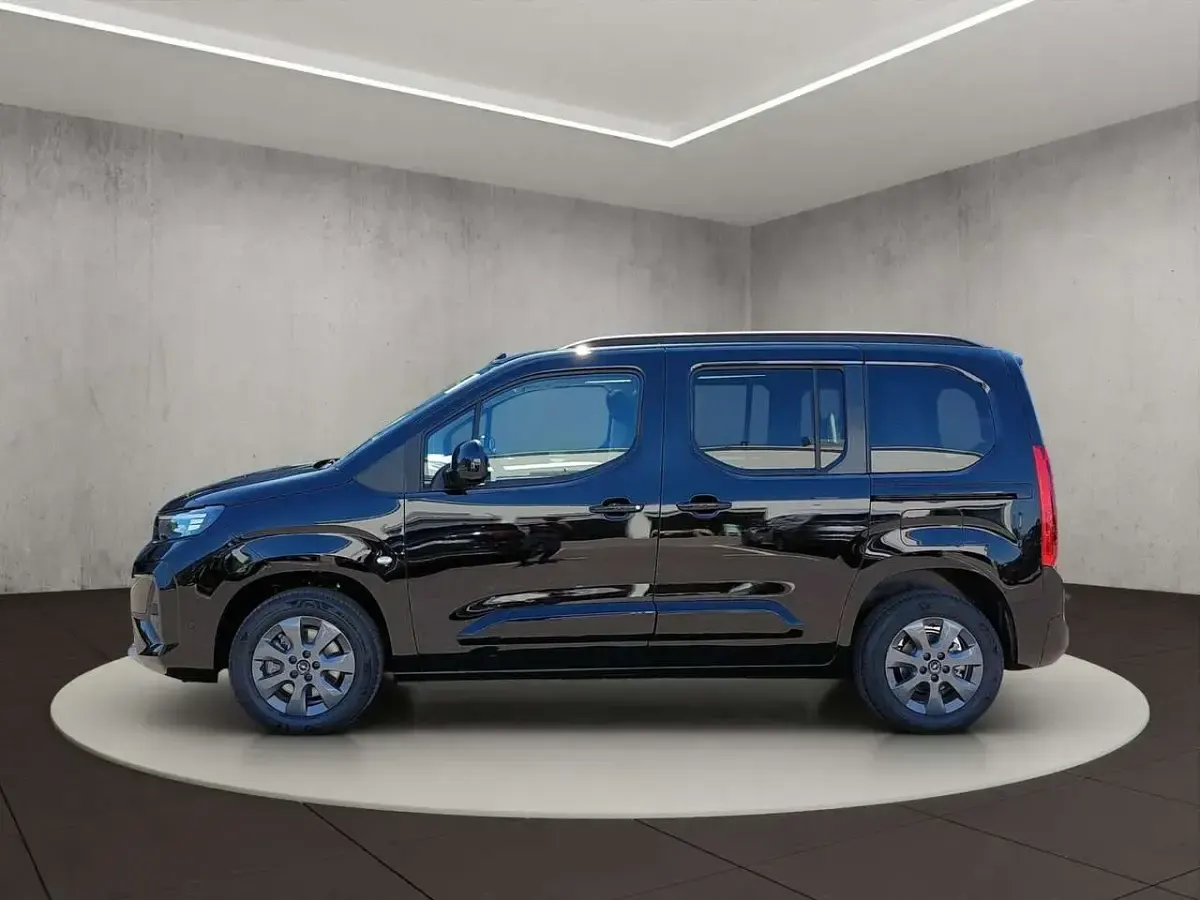 Neu Opel Combo S 131 PS (96 kW) 2026 Karbon schwarz Van / Kleinbus