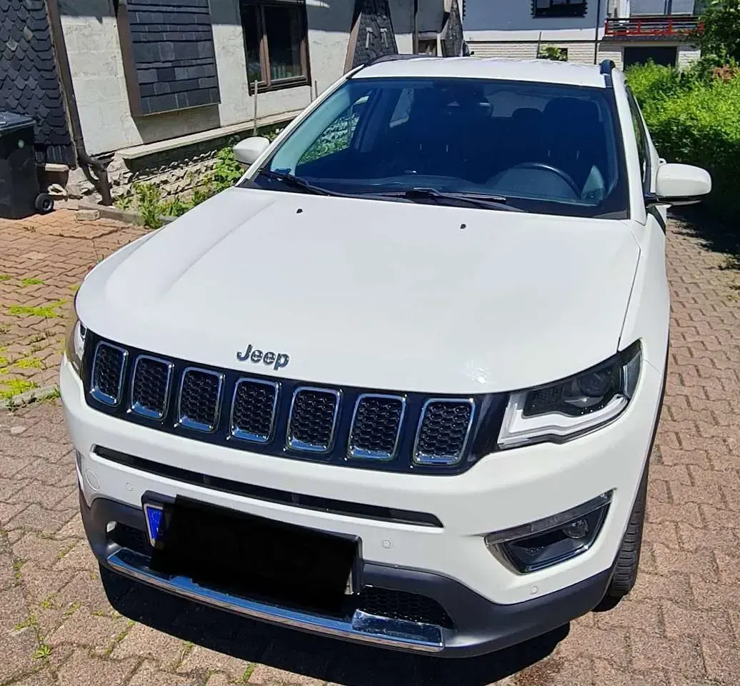 Gebraucht Jeep Compass Limited 170 PS (125 kW) 2018 Weiß SUV