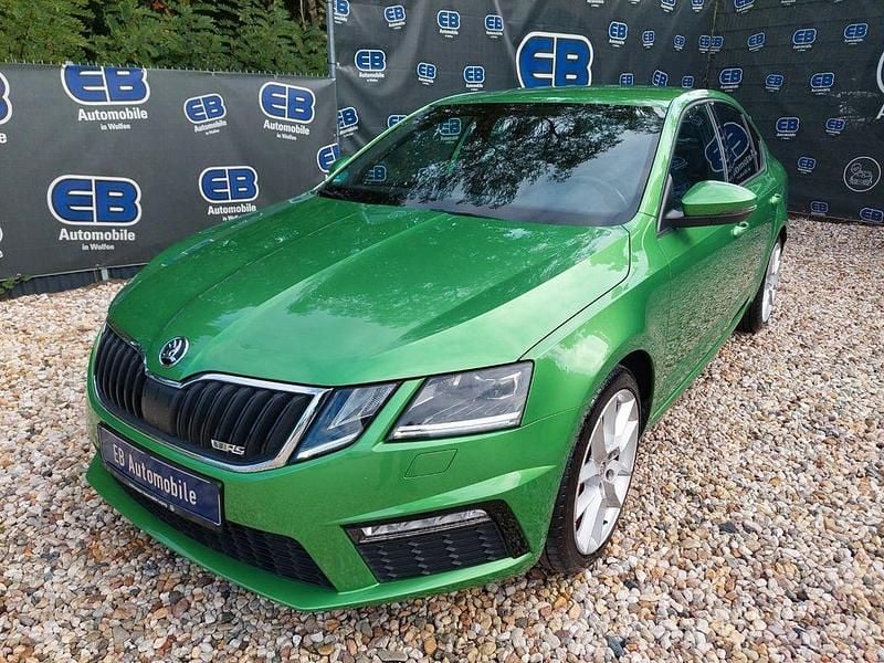 Grün Gebraucht 2017 Skoda Octavia RS Limousine | 16.888 € (Guter Preis) - Bild 1/4