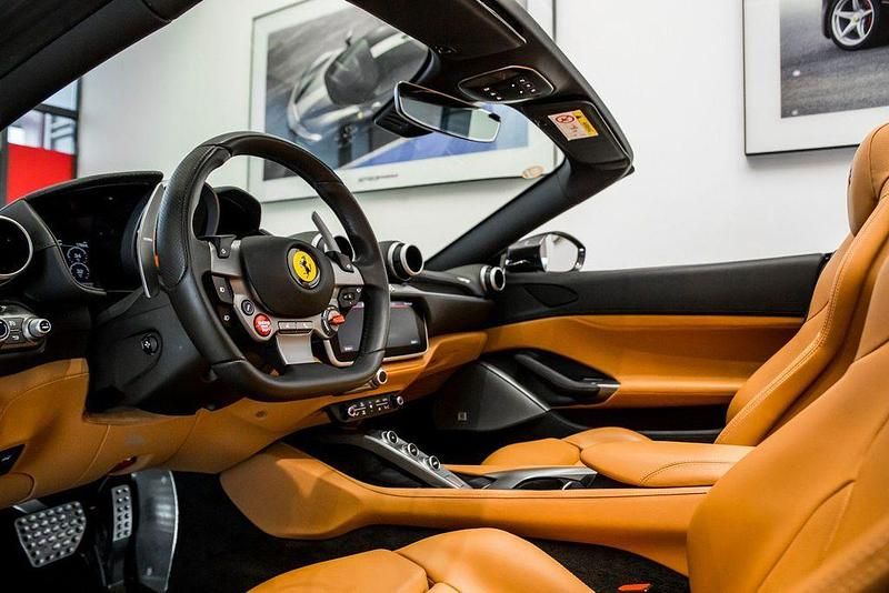 Gebraucht Ferrari Portofino 600 PS (441 kW) 2018 Grau Cabrio