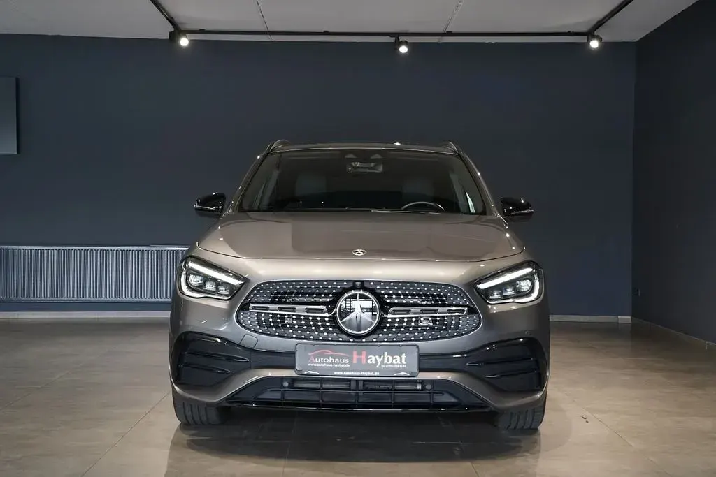 Gebraucht Mercedes GLA220 AMG 190 PS (139 kW) 2021 Grau SUV