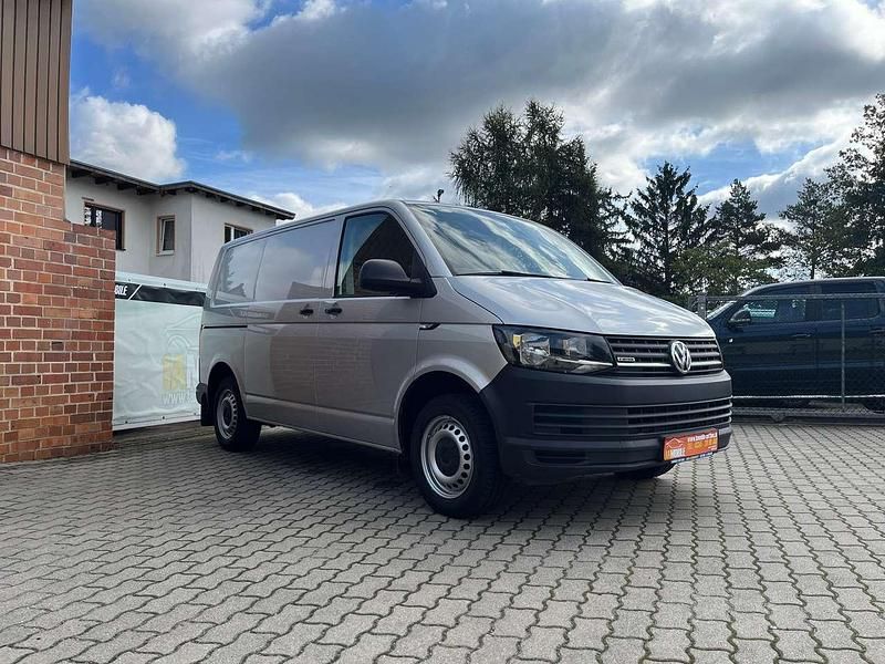 Gebraucht VW Transporter 150 PS (110 kW) 2016 Reflexsilber metallic Van