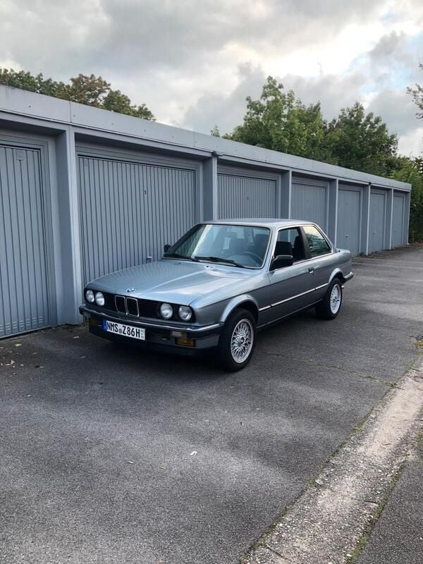 Silber Gebraucht 1986 BMW 318 Coupé | 12.500 € - Bild 1/4