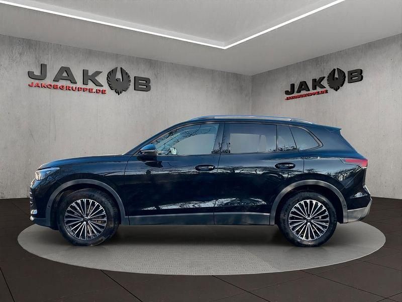 Gebraucht VW Tiguan Life 150 PS (110 kW) 2024 Deep black perleffekt SUV
