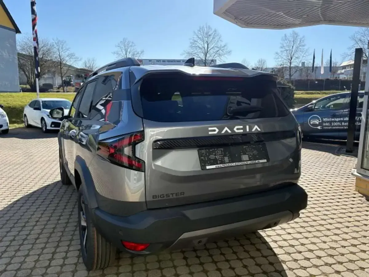 Neu Dacia Bigster Journey 140 PS (102 kW) 2026 Grau SUV
