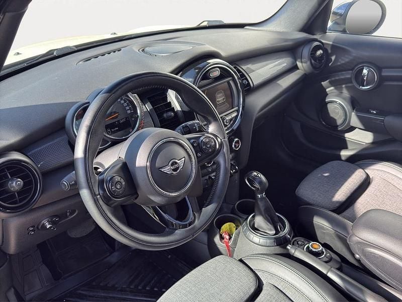 Gebraucht Mini Cooper D 116 PS (85 kW) 2017 Weiß Kleinwagen