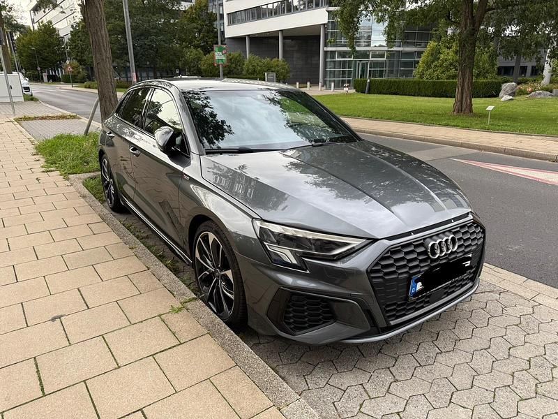 Grau Gebraucht 2021 Audi A3 S-Line Limousine | 24.950 € (Fairer Preis) - Bild 1/4