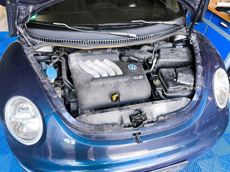 Usata VW Beetle 150 CV (110 kW) 2000 Blu Utilitaria