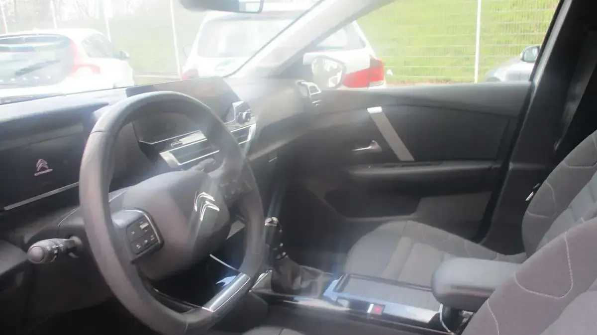 Używany Citroën C4 Start 110 KM (80 kW) 2021 Biały Sedan/Limuzyna