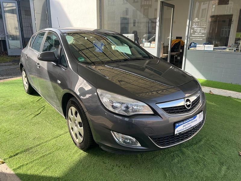 Gebraucht Opel Astra Edition 140 PS (102 kW) 2010 Grau Limousine