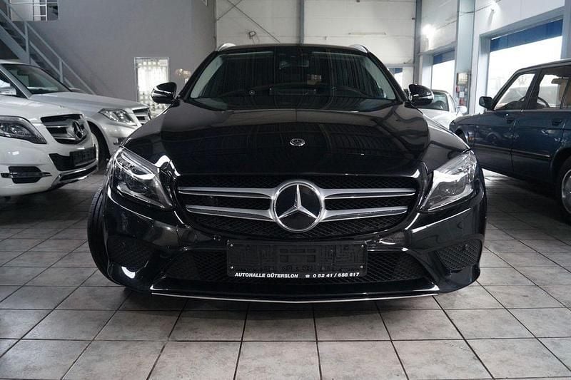 Gebraucht Mercedes C300e 194 PS (142 kW) 2020 Schwarz Limousine