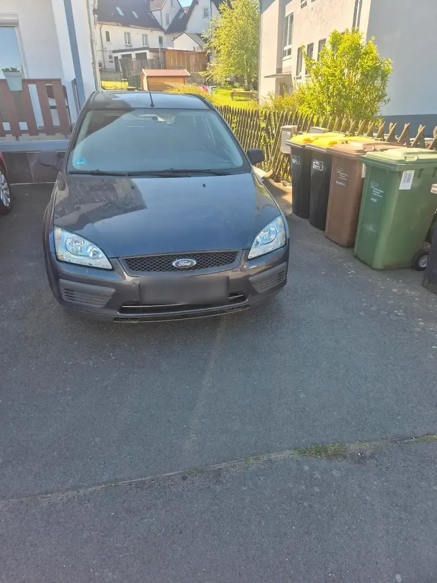 Usata Ford Focus 125 CV (91 kW) 2006 Grigio Station wagon