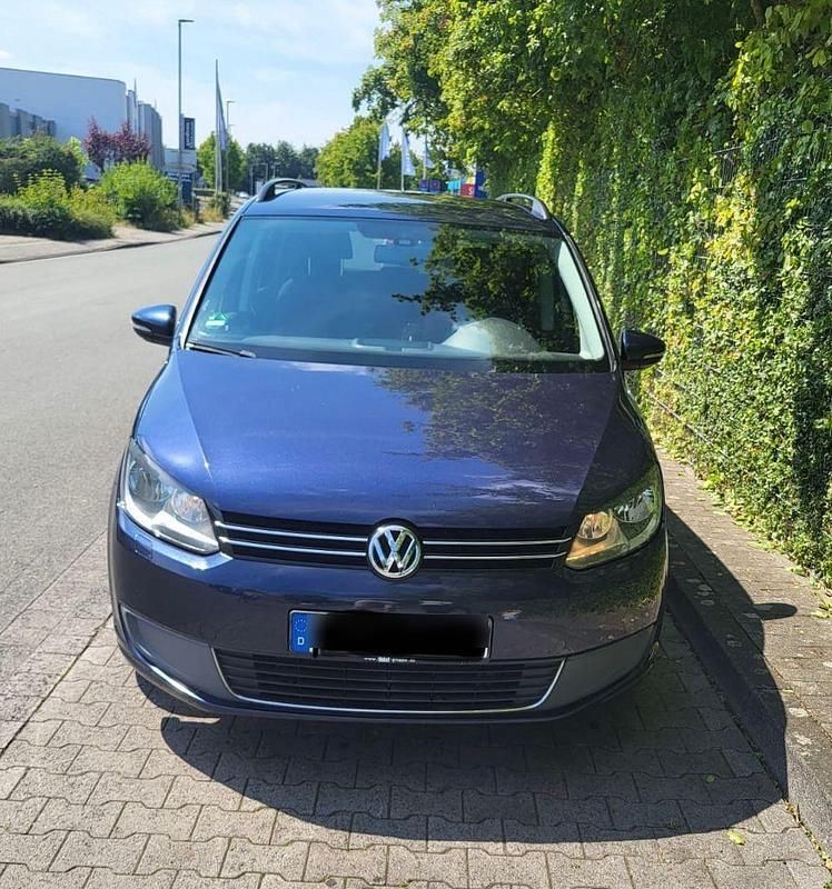 Blau Gebraucht 2011 VW Touran Van / Kleinbus | 10.000 € (Etwas zu teuer) - Bild 1/4