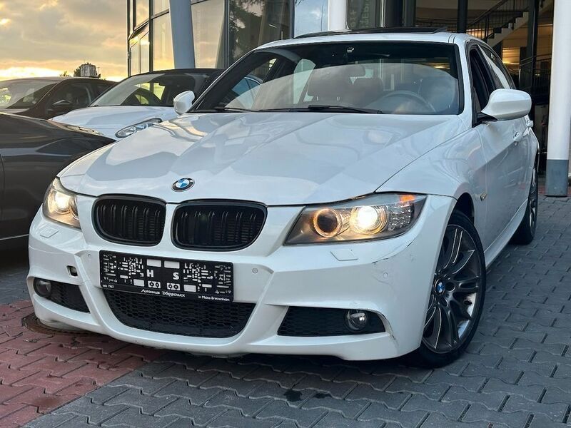 Weiß Gebraucht 2010 BMW 320 M Sport Limousine | 11.490 € (Teuer) - Bild 1/4