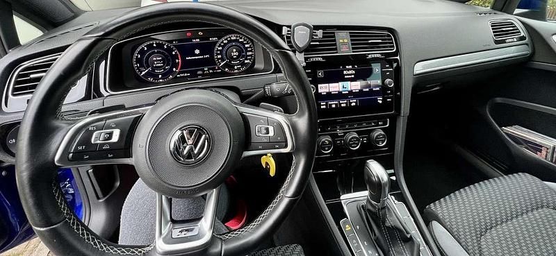 Gebraucht VW Golf VII Highline 150 PS (110 kW) 2017 Blau Limousine