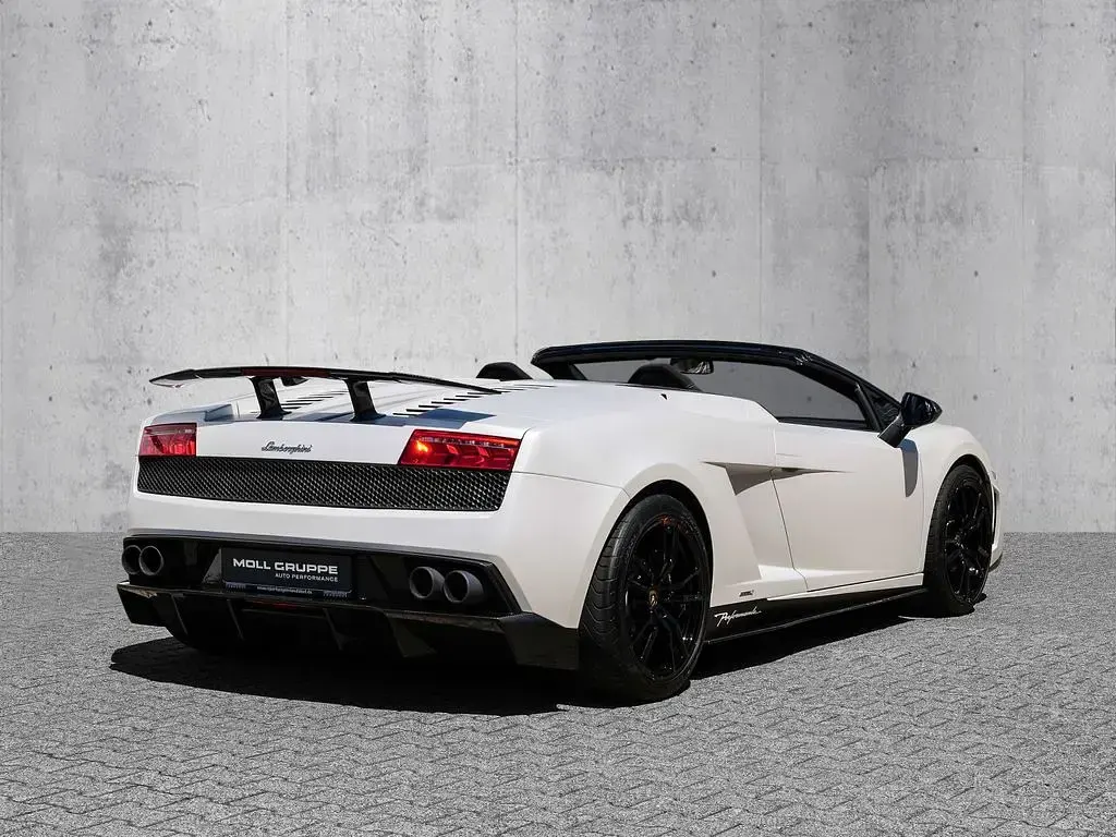 Gebraucht Lamborghini Gallardo 570 PS (419 kW) 2012 Bianco canopus (weiß) Cabrio