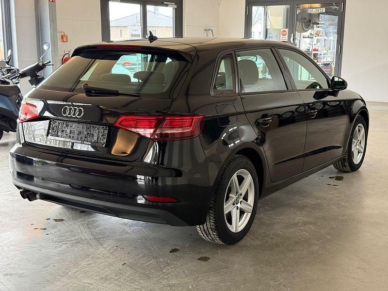 Gebraucht Audi A3 Comfort 150 PS (110 kW) 2017 Schwarz Limousine