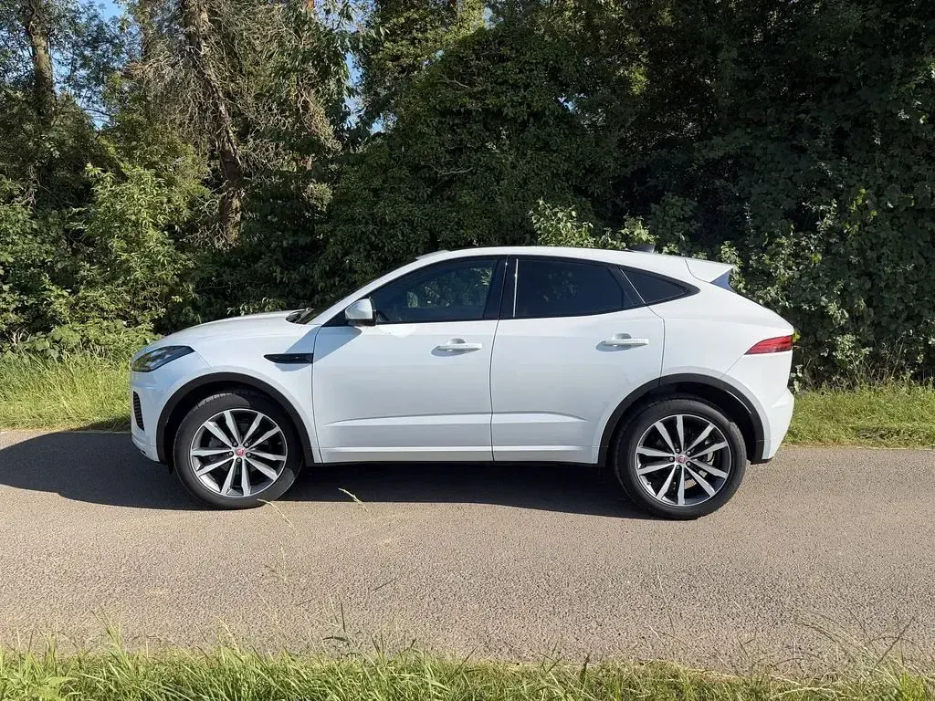 Gebraucht Jaguar E-Pace Chequered Flag 179 PS (131 kW) 2020 Weiß SUV