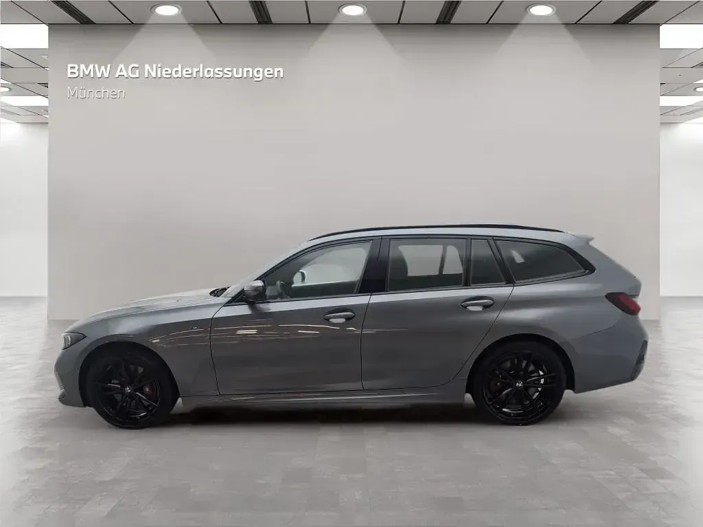 Gebraucht BMW 330 M Sport 245 PS (180 kW) 2023 Grau Kombi