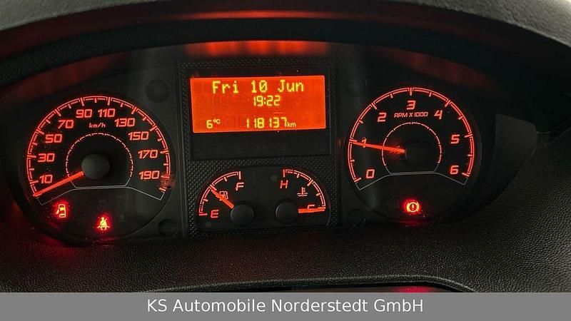 Gebraucht Peugeot Boxer Premium 131 PS (96 kW) 2018 Weiß Van