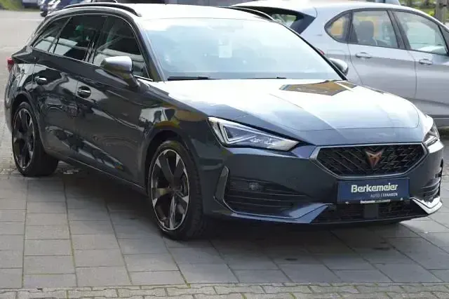 Gebraucht Cupra Leon 204 PS (150 kW) 2024 Magnetic tech (metallic) Limousine