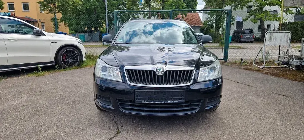Gebraucht Skoda Octavia 122 PS (89 kW) 2011 Schwarz Kombi