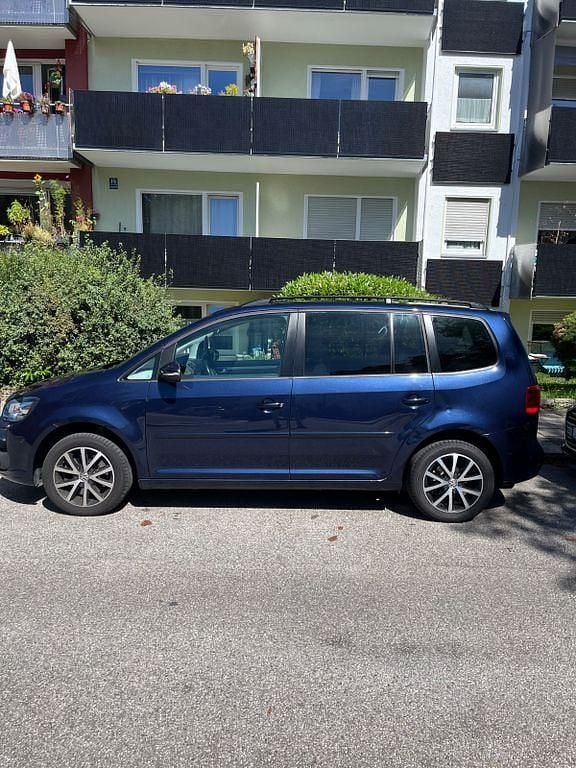 Gebraucht VW Touran Highline 150 PS (110 kW) 2014 Blau Van / Kleinbus