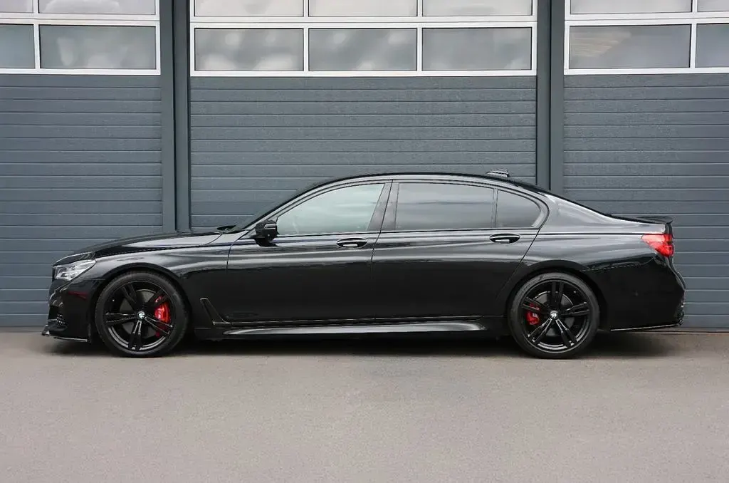Gebraucht BMW 750L Performance 449 PS (330 kW) 2017 Schwarz Limousine