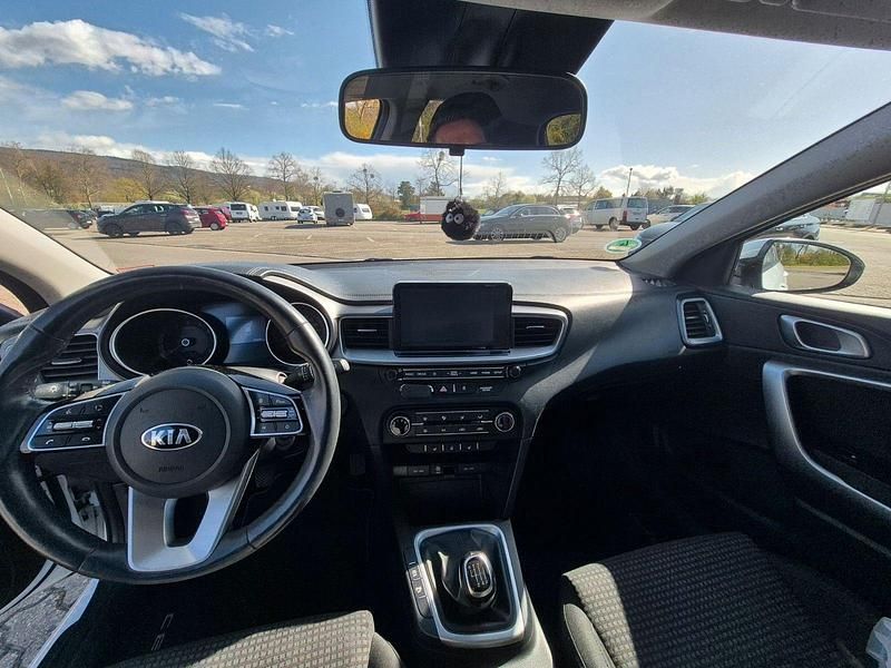 Gebraucht Kia Ceed Edition 7 101 PS (74 kW) 2019 Weiß Kleinwagen