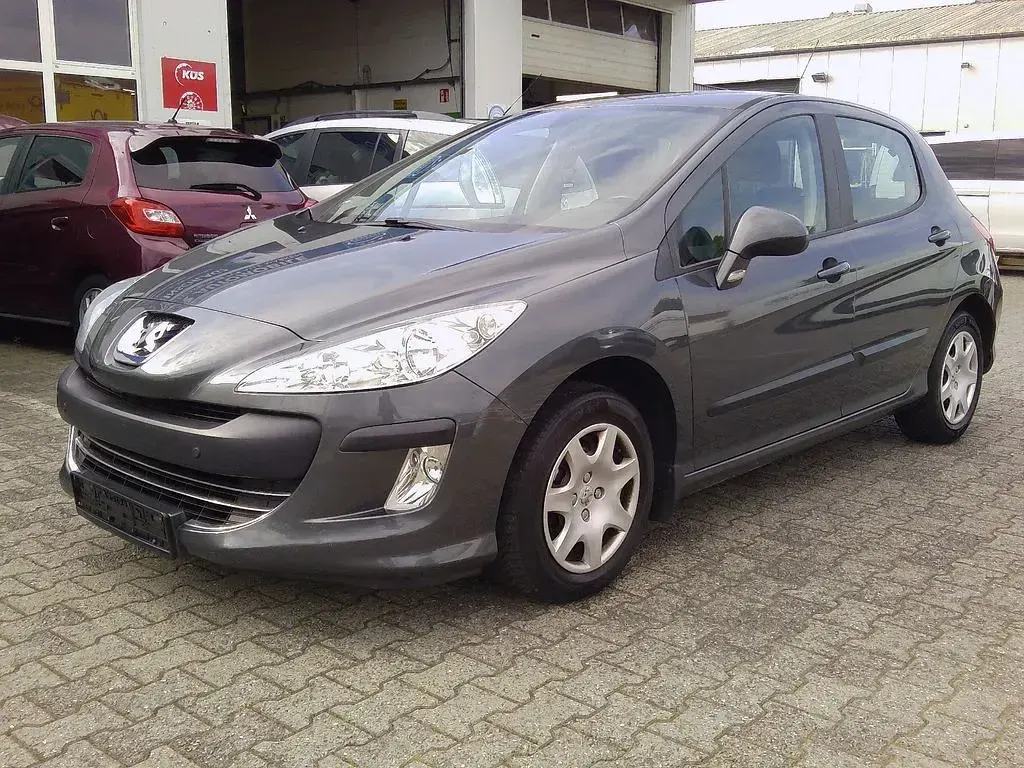 Gebraucht Peugeot 308 Tendance 120 PS (88 kW) 2008 Grau Limousine