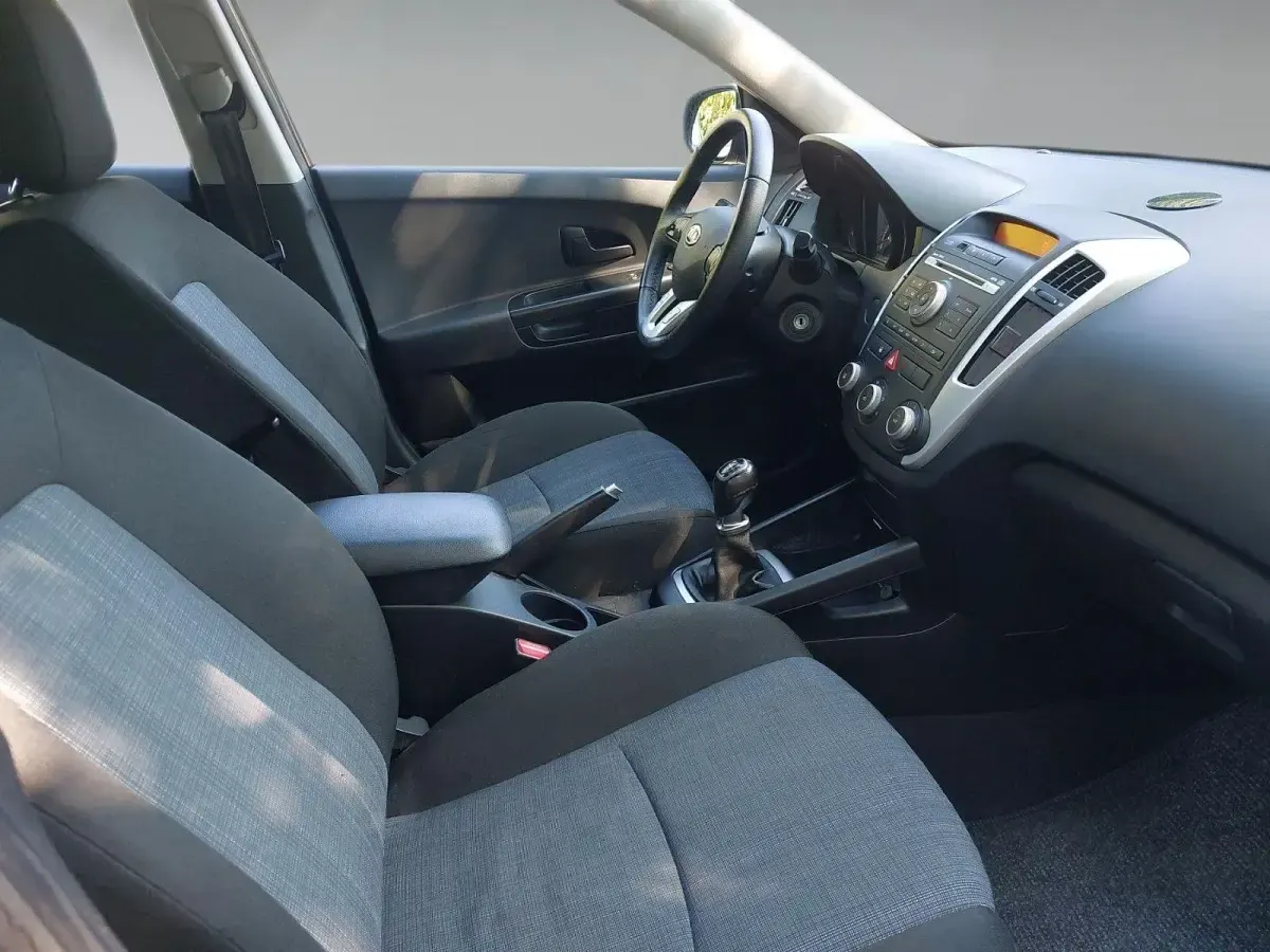 Gebraucht Kia Ceed Sportswagon Edition 7 125 PS (91 kW) 2012 Schwarz Kombi