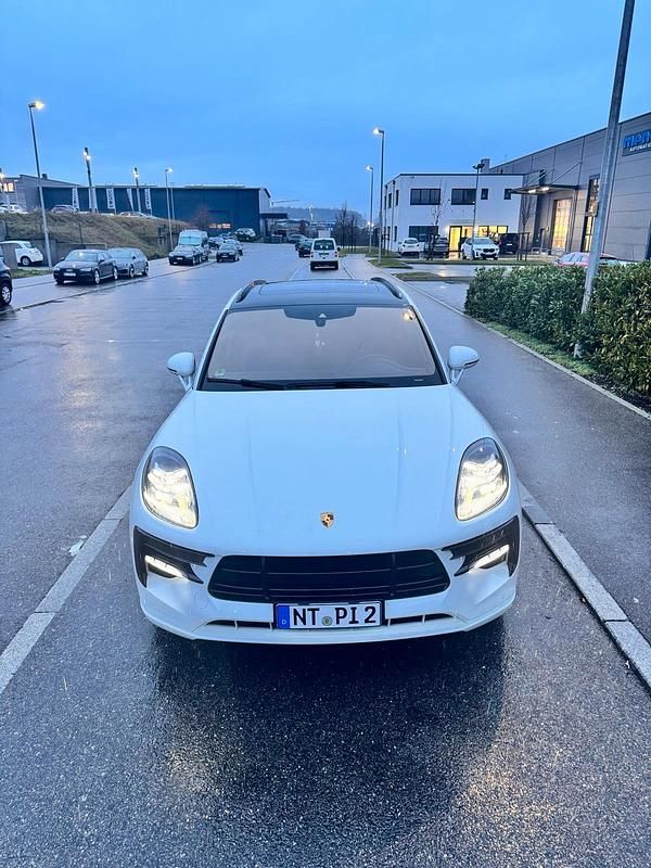 Weiß Gebraucht 2020 Porsche Macan SUV | 50.000 € (Guter Preis) - Bild 1/4