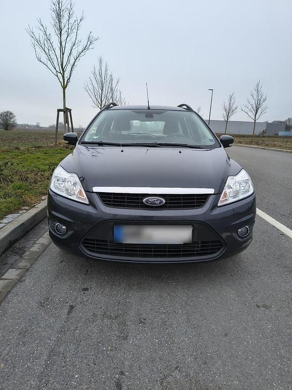 Gebraucht Ford Focus 109 PS (80 kW) 2011 Grau Kombi