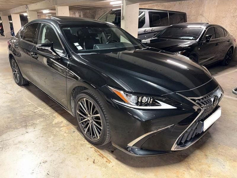 Gebraucht Lexus ES300H 218 PS (160 kW) 2023 Schwarz Limousine