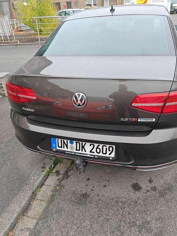 Gebraucht VW Passat Highline 220 PS (161 kW) 2015 Braun Limousine